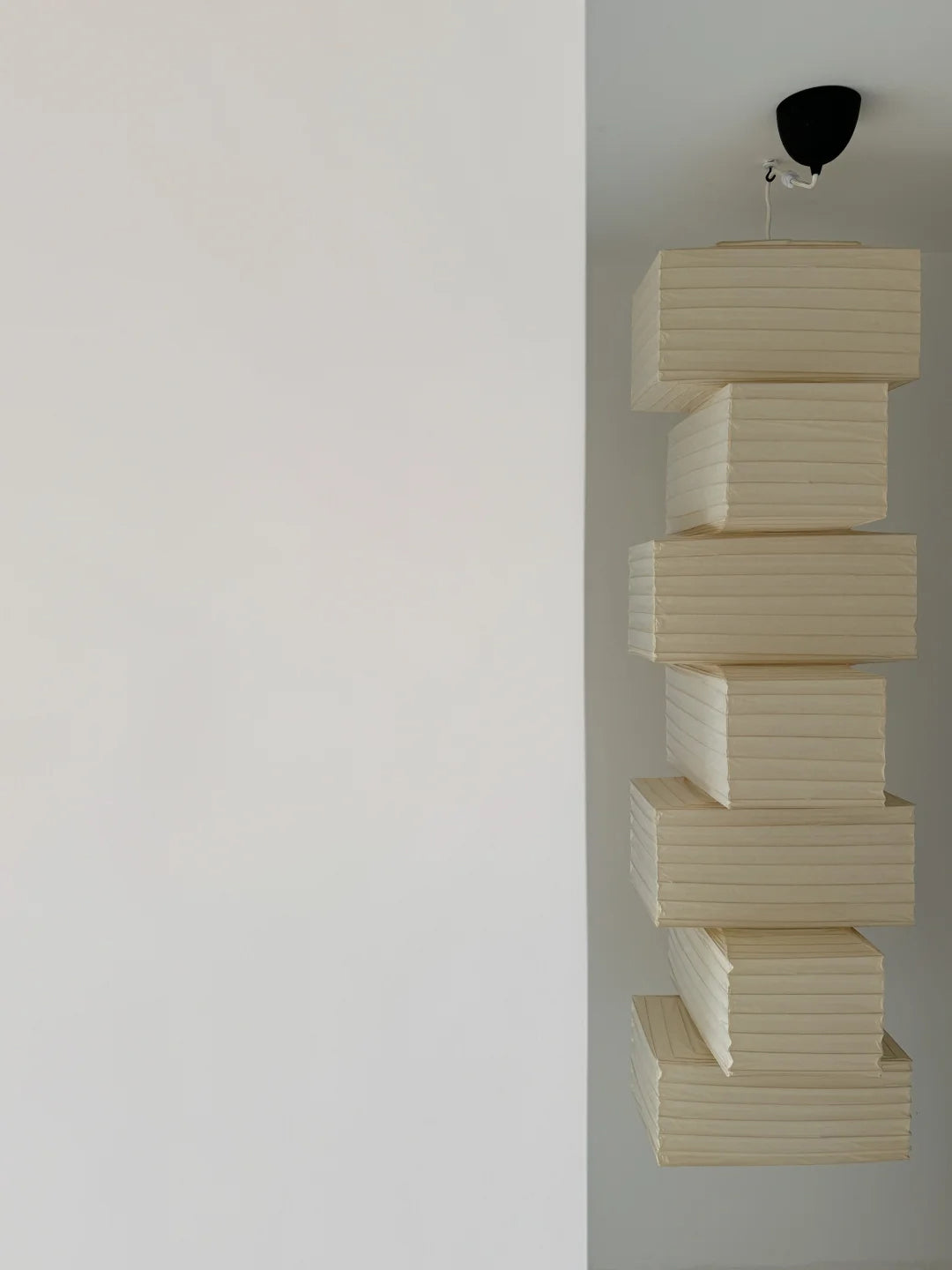 Akari 36N Pendant Light