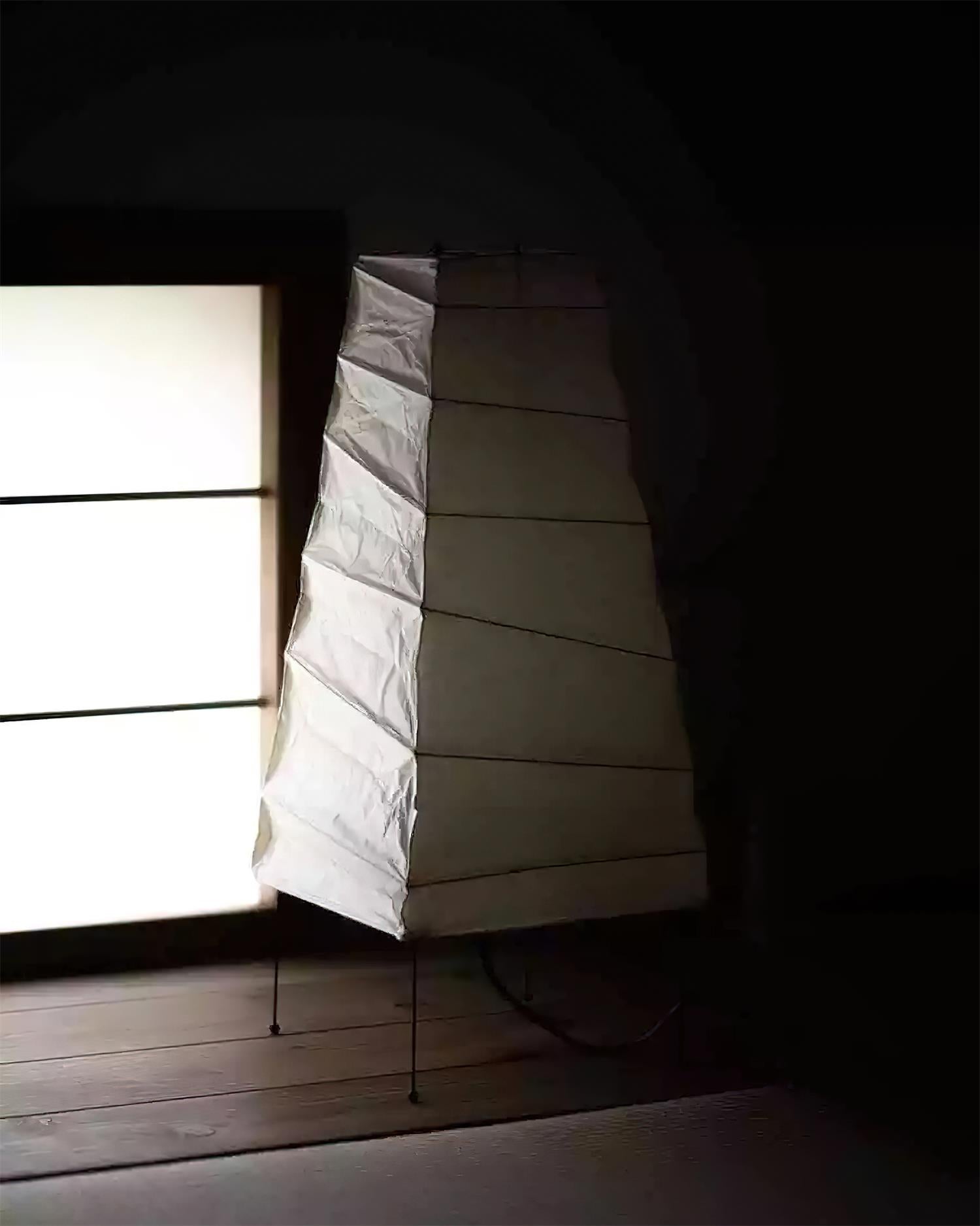 Akari 4N Table Lamp