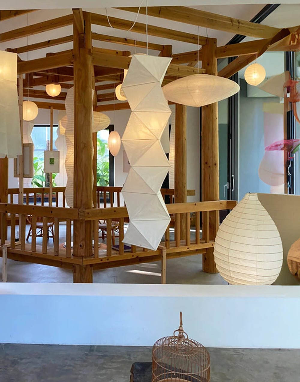 Akari L8 Ceiling Lamp