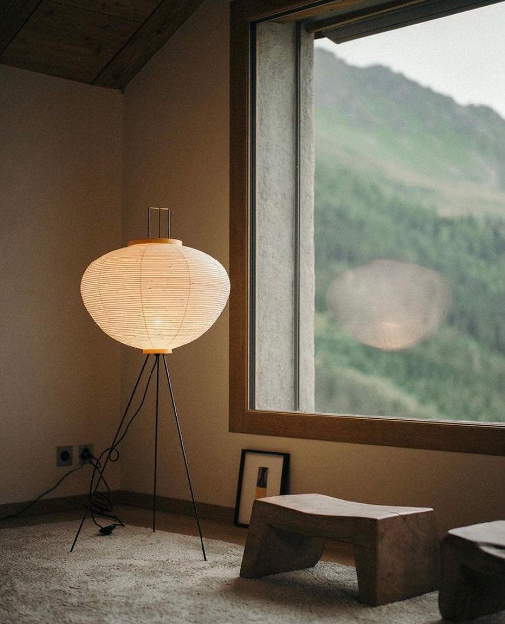 Akari 10A Floor Lamp