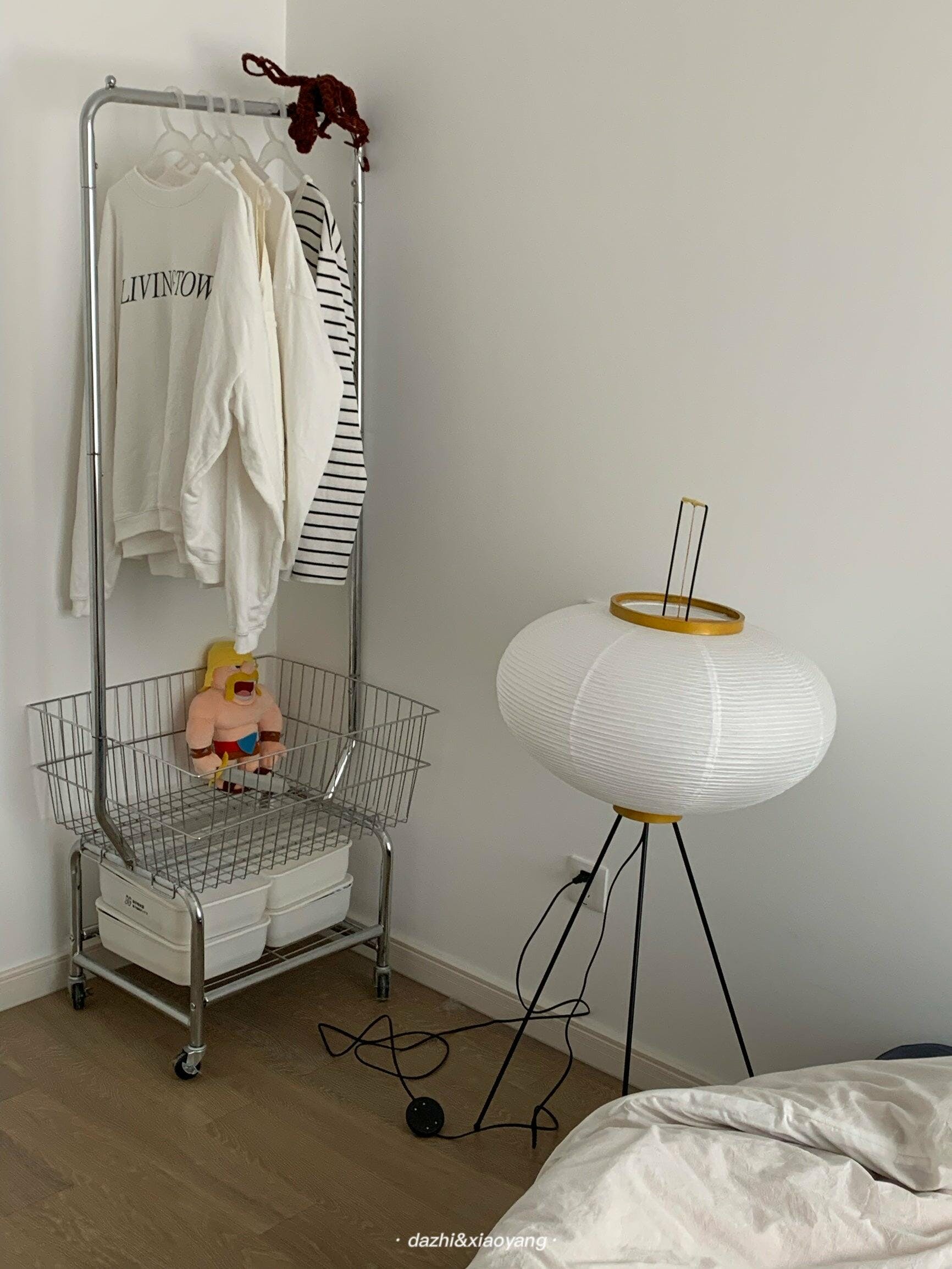 Akari 10A Floor Lamp