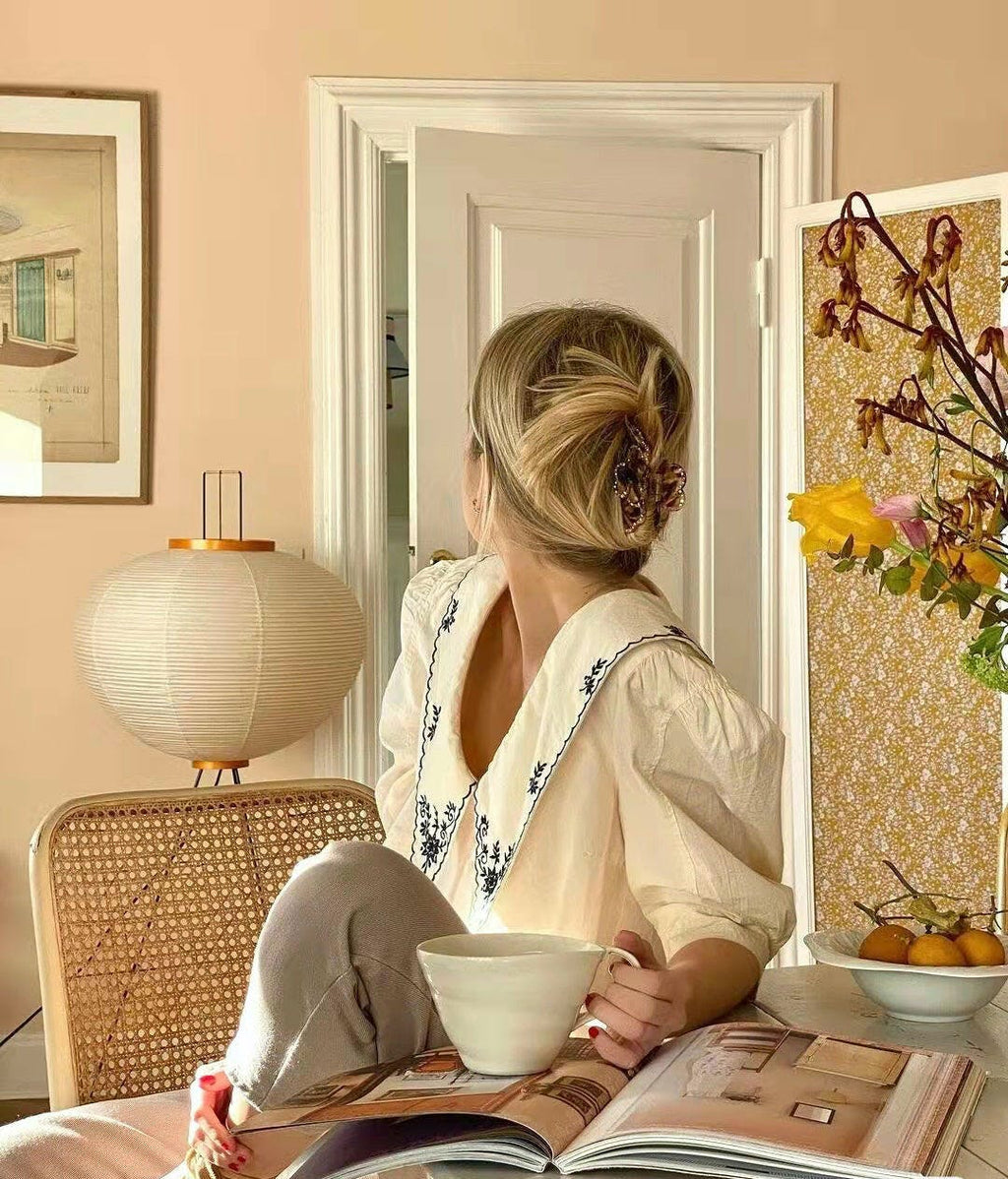 Akari 10A Floor Lamp