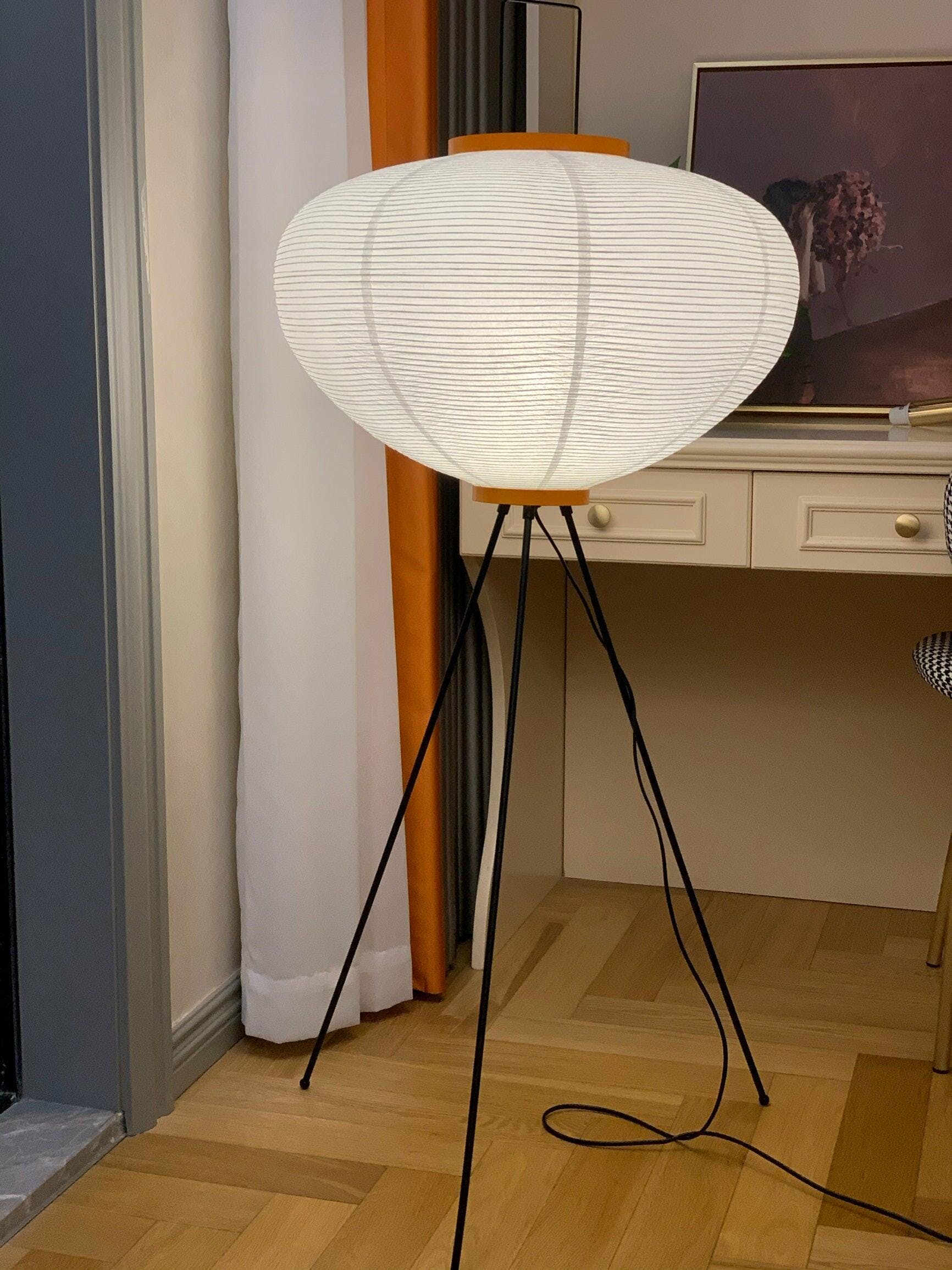 Akari 10A Floor Lamp
