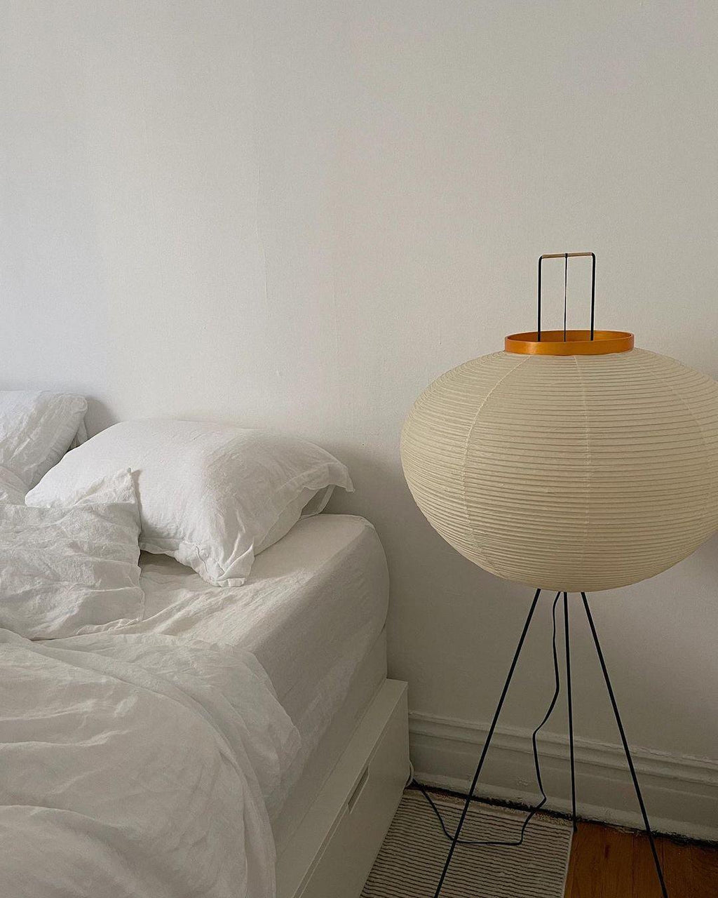 Akari 10A Floor Lamp