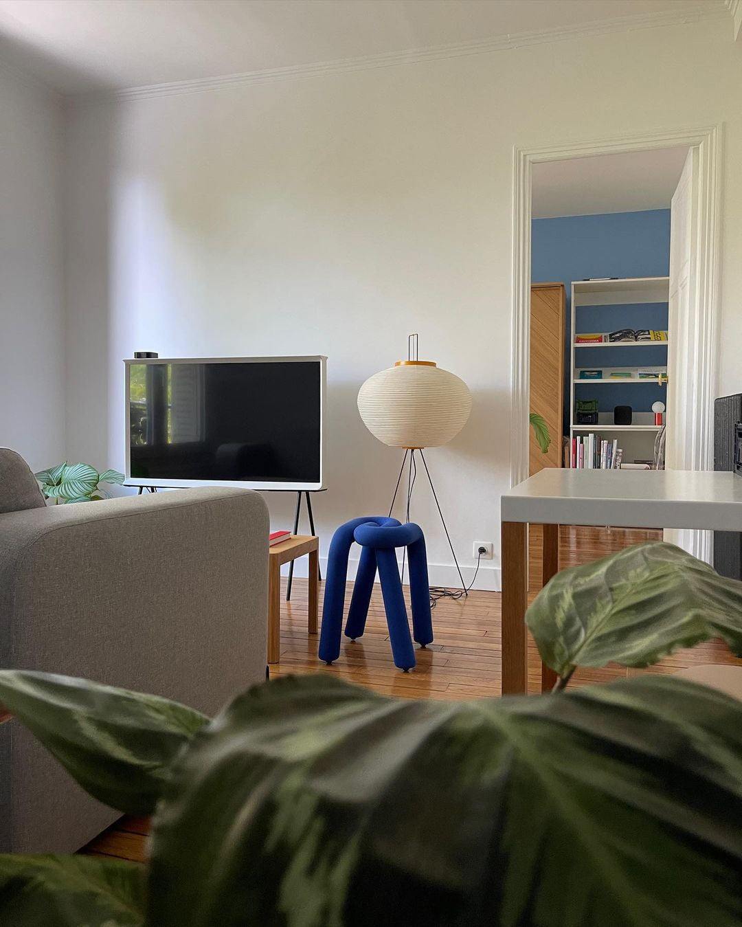Akari 10A Floor Lamp