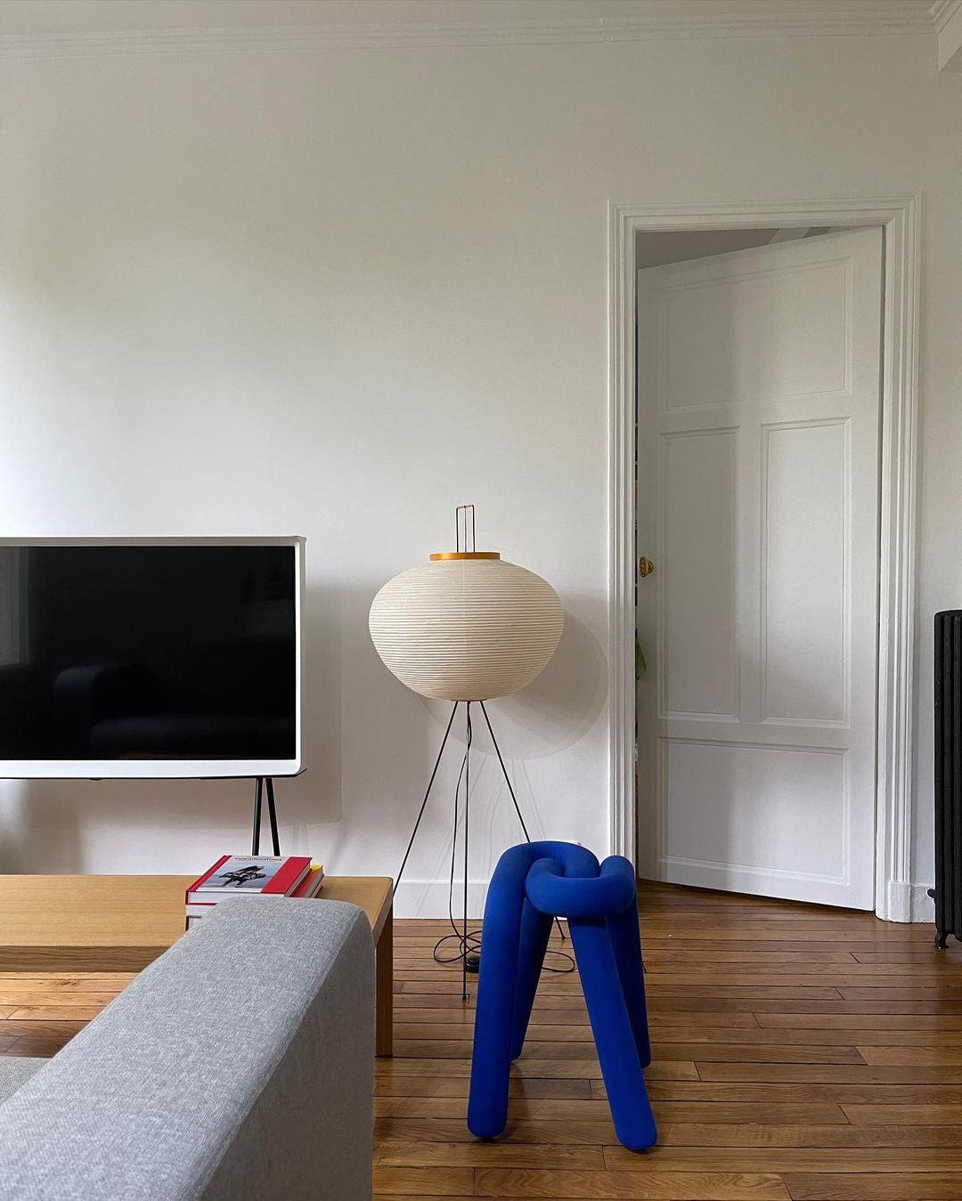 Akari 10A Floor Lamp