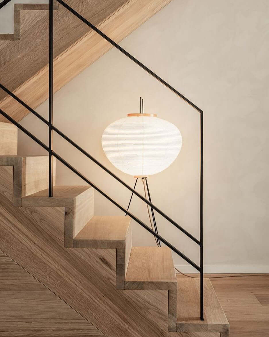 Akari 10A Floor Lamp