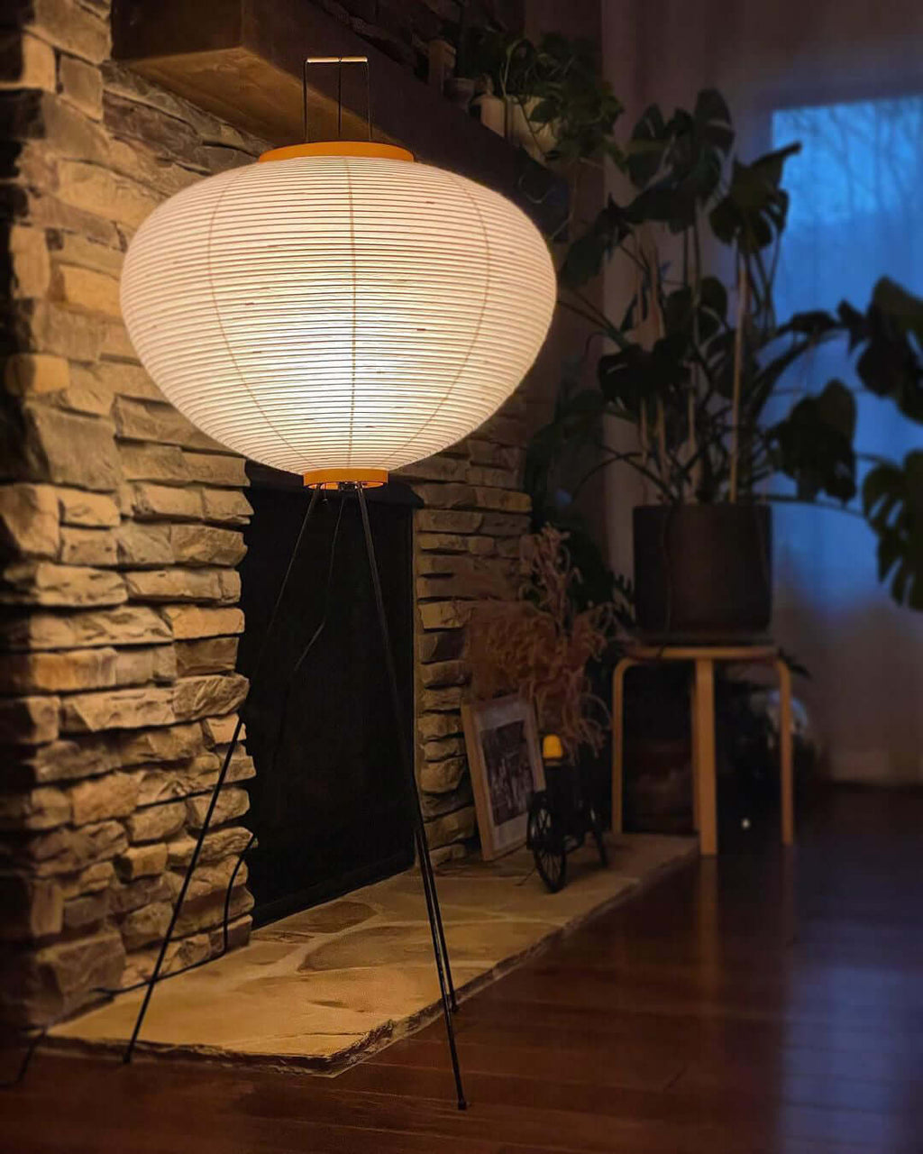 Akari 10A Floor Lamp