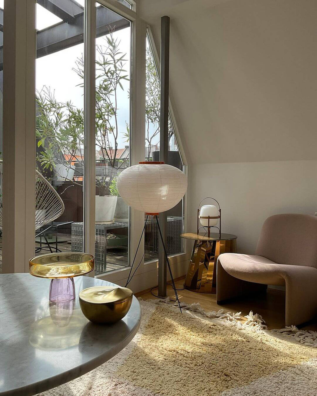 Akari 10A Floor Lamp