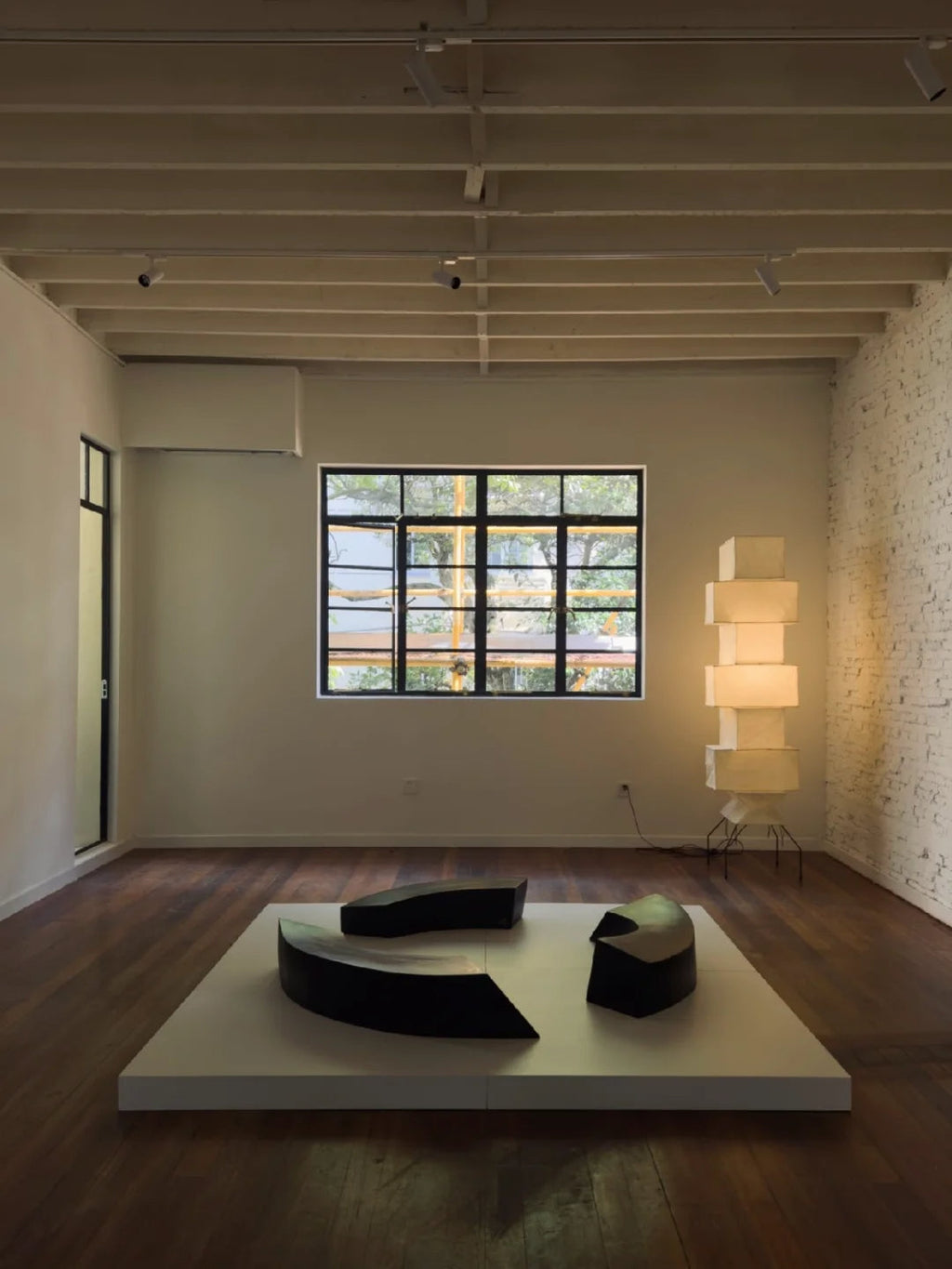 Akari UF4-L10 Floor Lamp