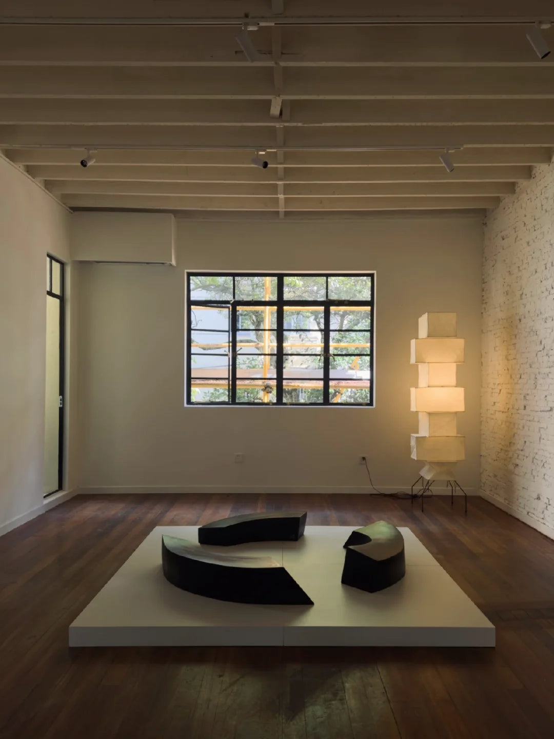 Akari UF4-L10 Floor Lamp