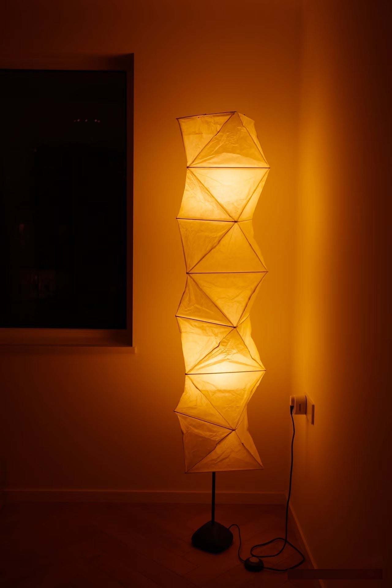 Akari UF4-L8 Floor Lamp