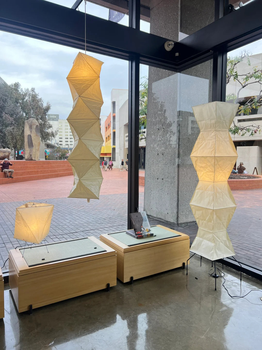 Akari UF4-L9 Floor Lamp