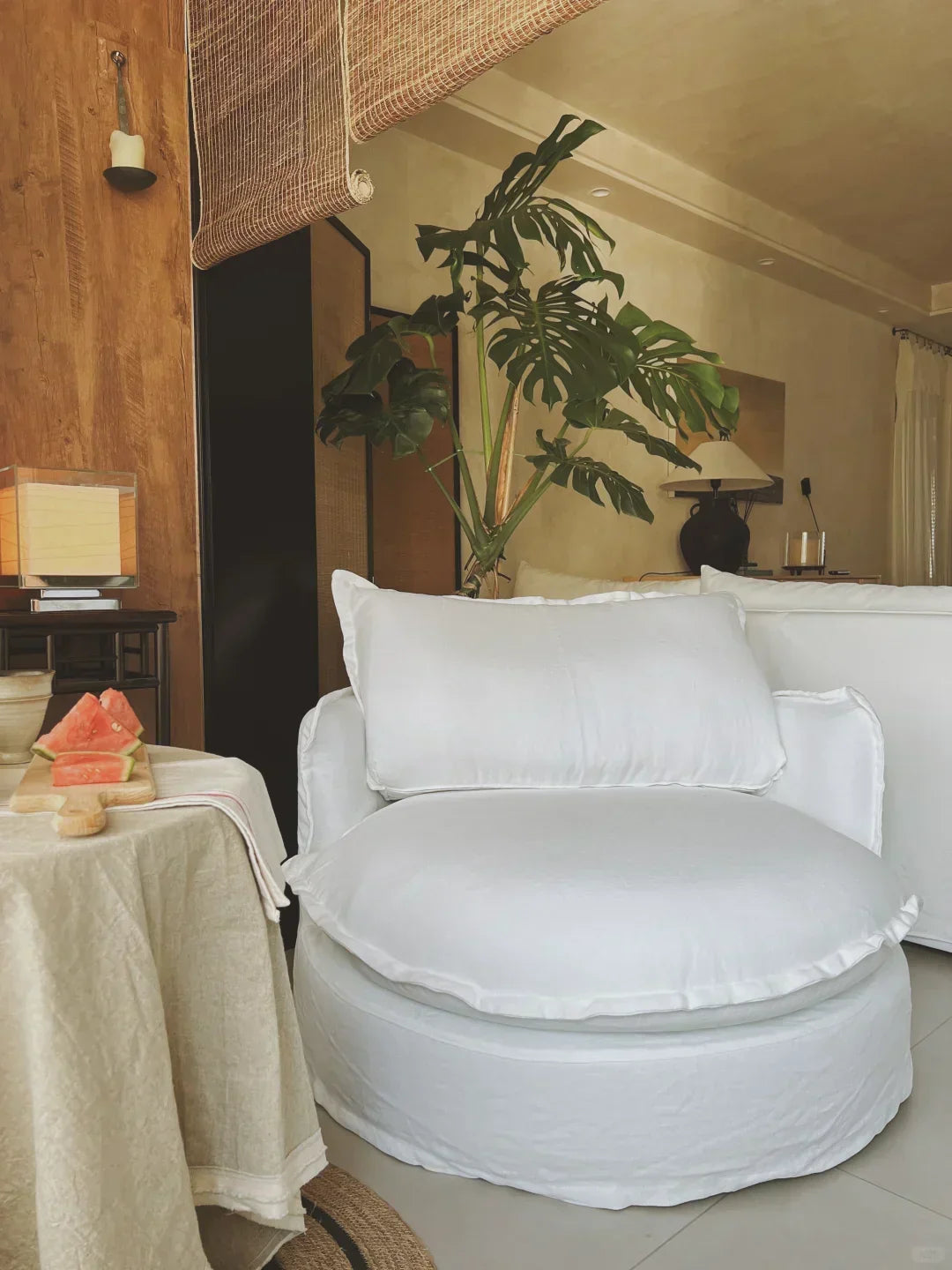 Andaz Chi Yutang Table Lamp