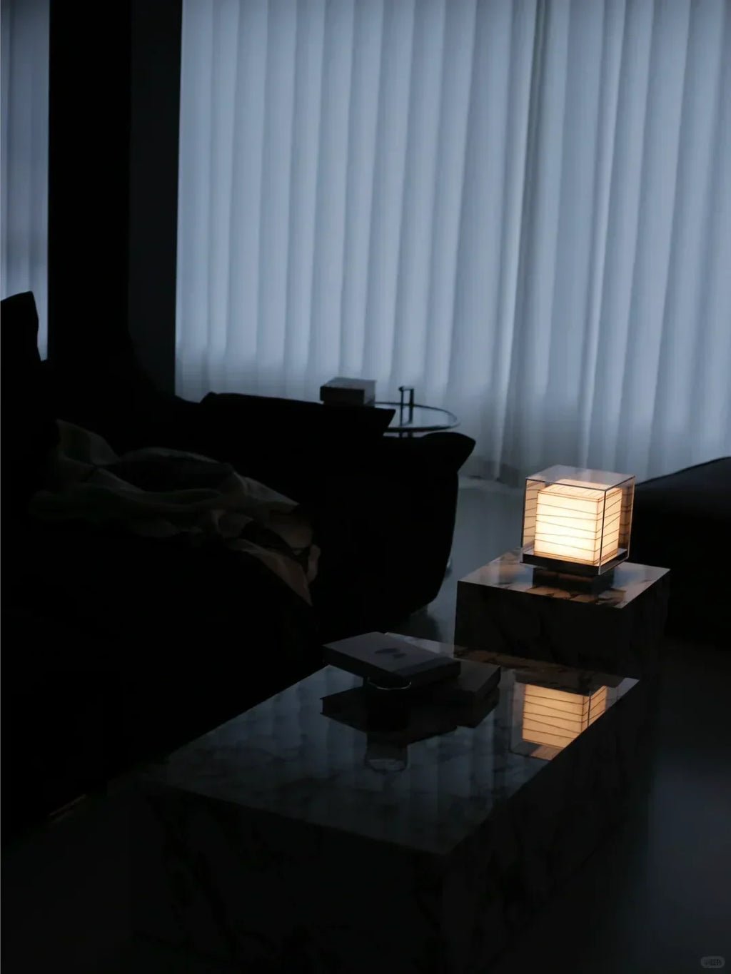 Andaz Chi Yutang Table Lamp