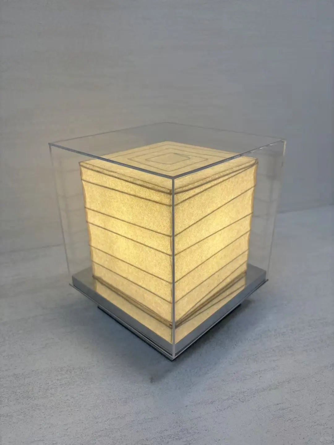 Andaz Chi Yutang Table Lamp