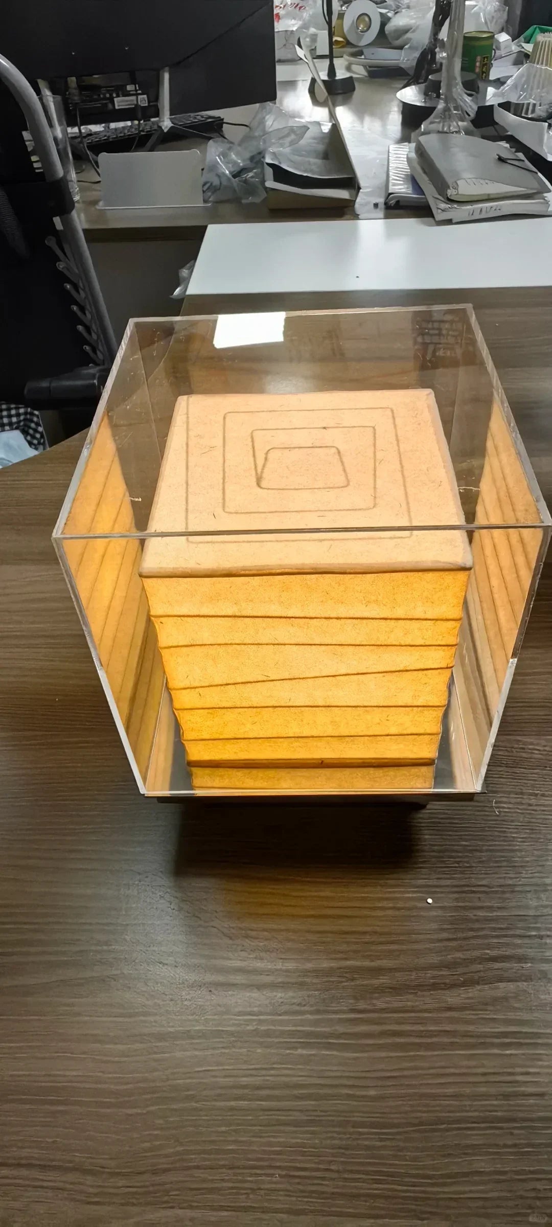 Andaz Chi Yutang Table Lamp