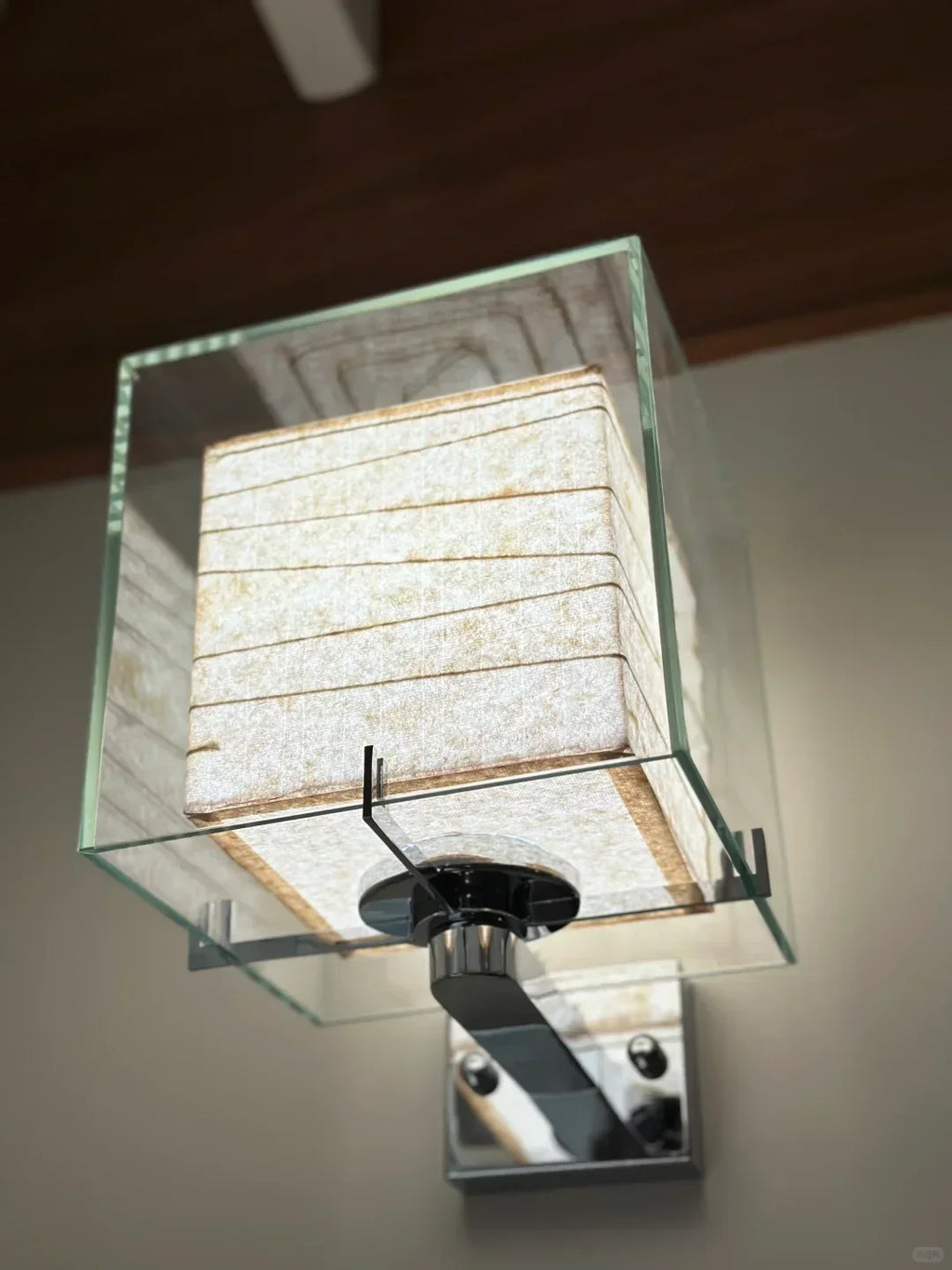 Andaz Chi Yutang Wall Lamp