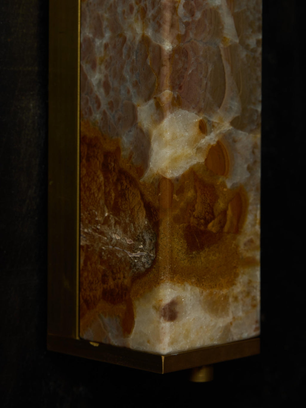 Fantastico Onyx Elongated Sconce
