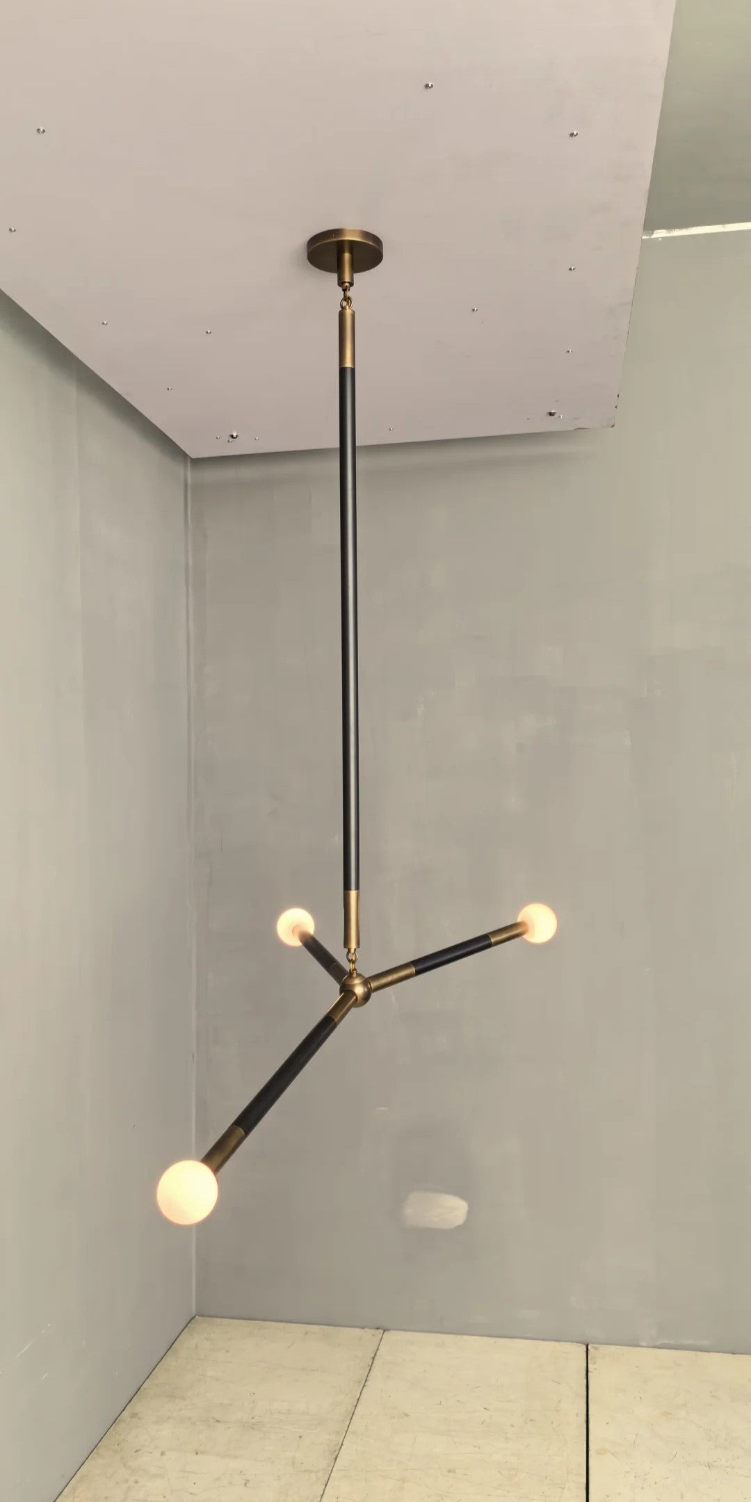 Arrow Pendant Lamp