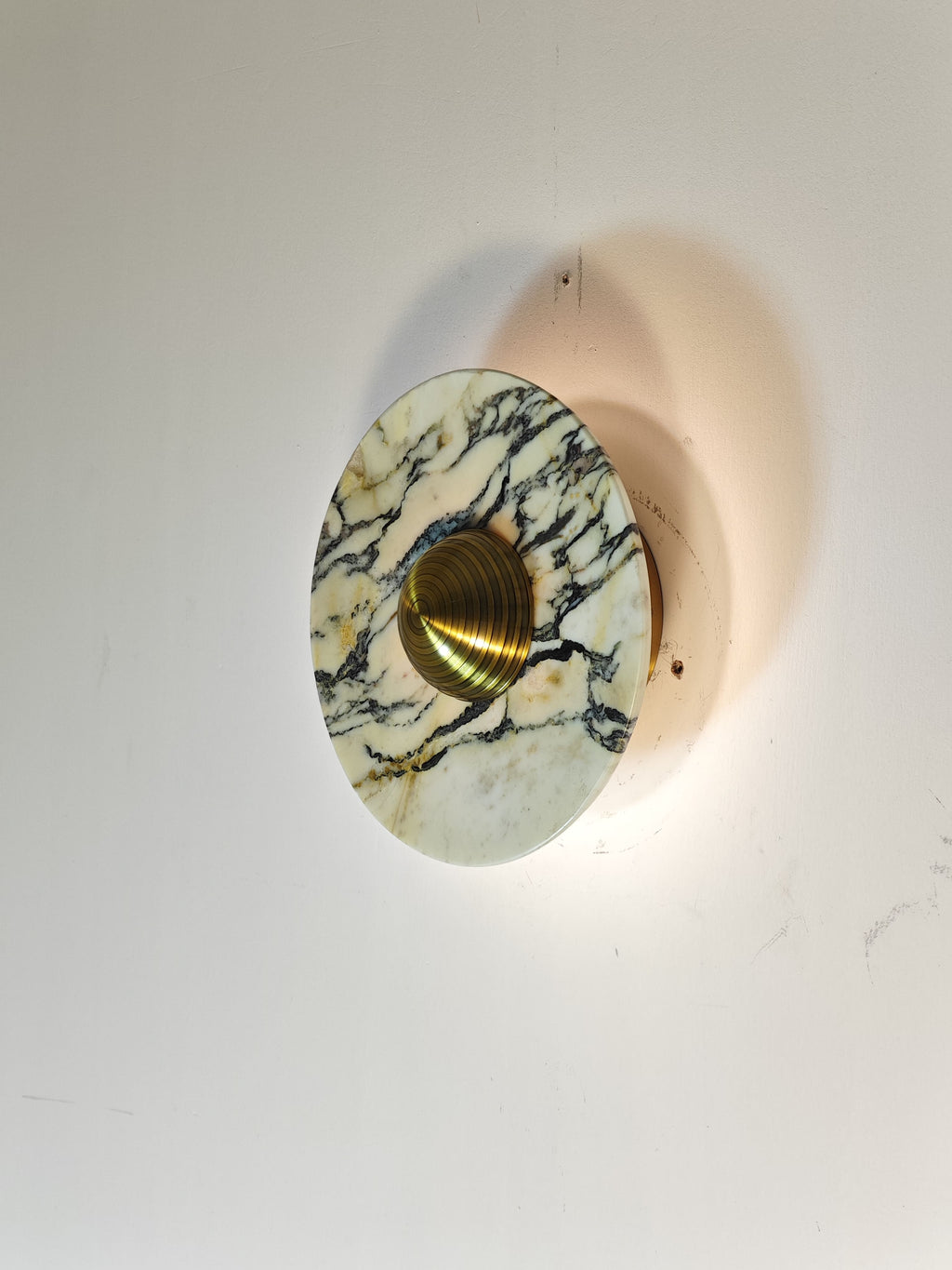 Calacatta Oro Round Sconce