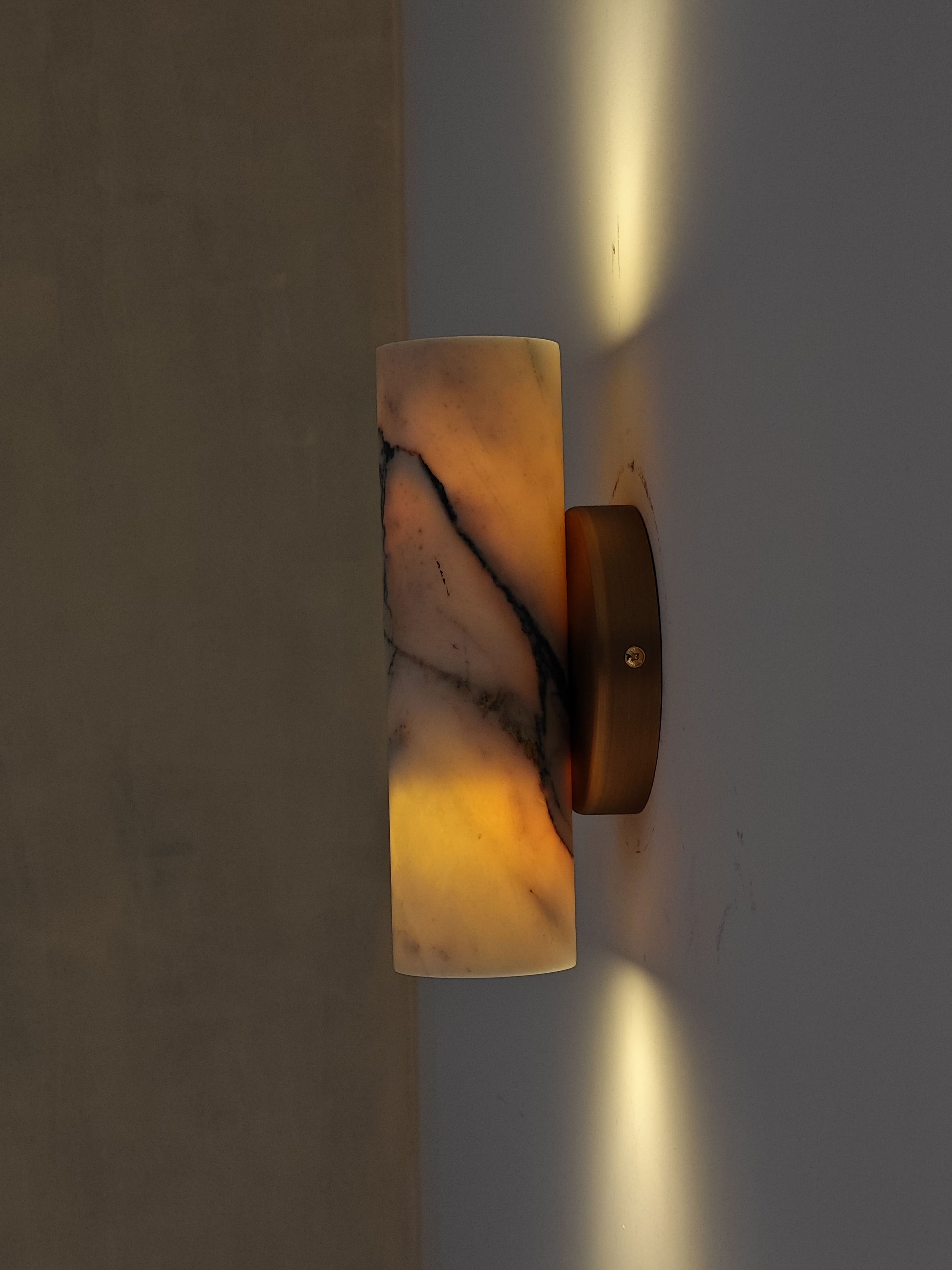 Calla Calacatta Wall Lamp