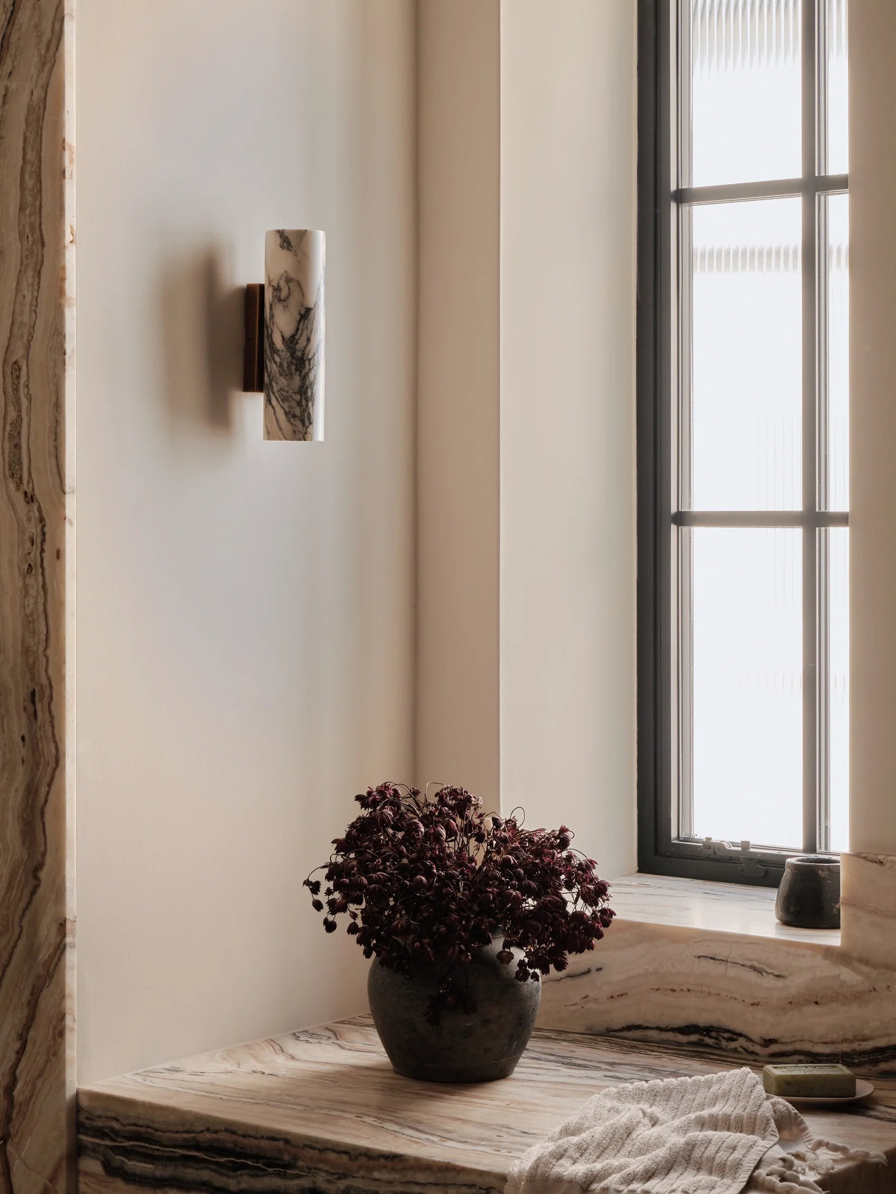 Calla Calacatta Wall Lamp