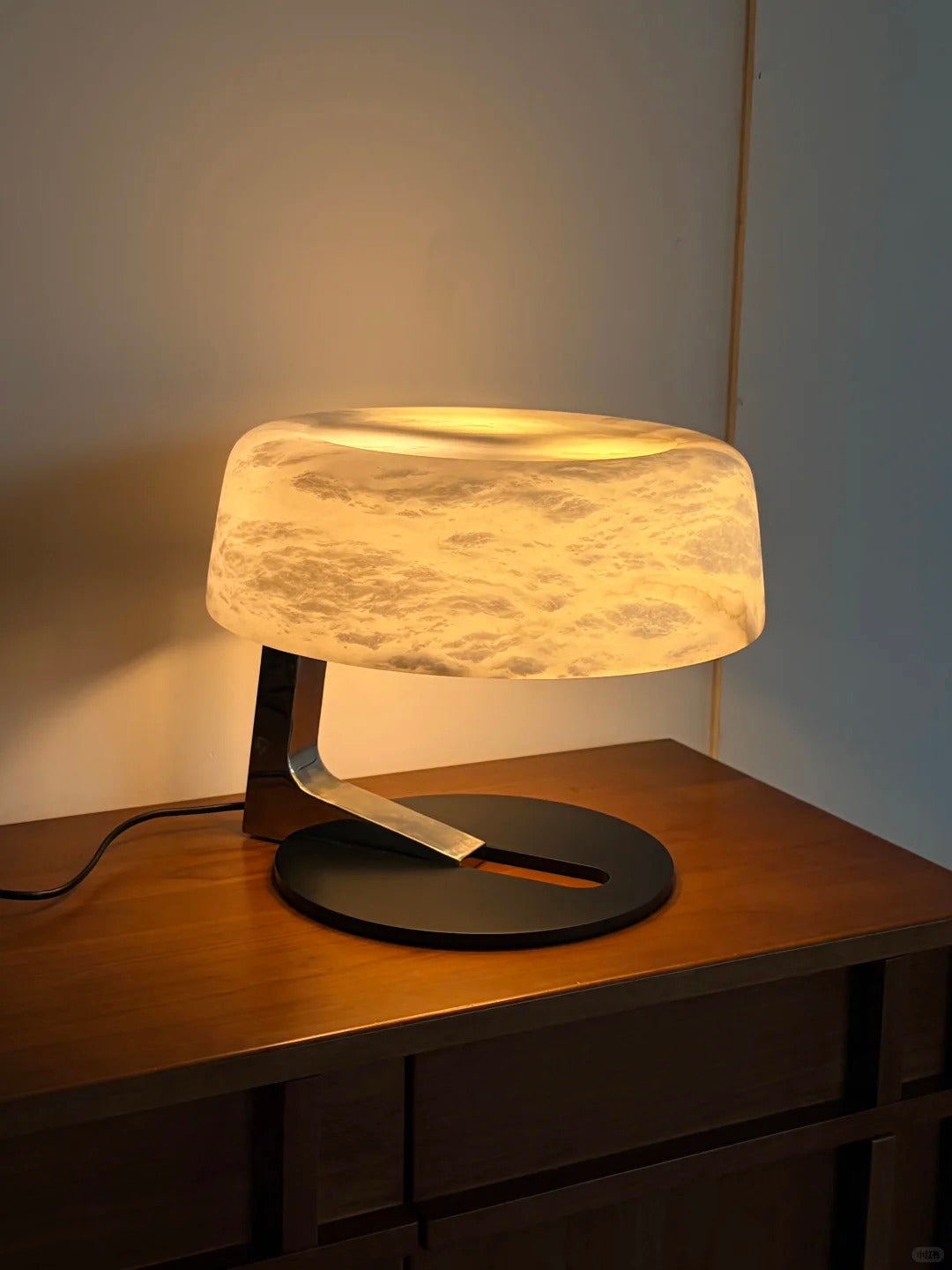 Comète Alabaster Table Lamp