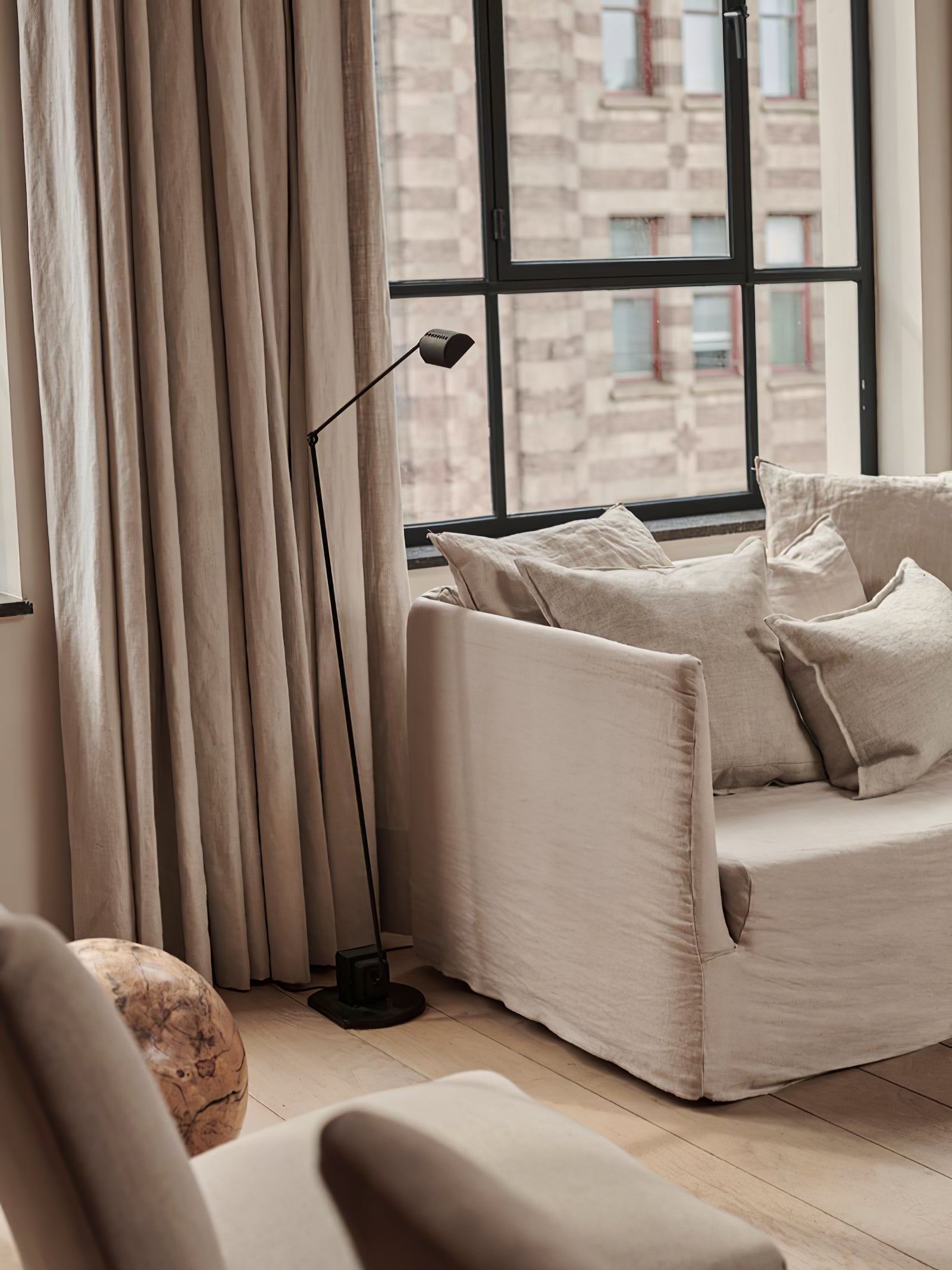 Daphine Terra Floor Lamp