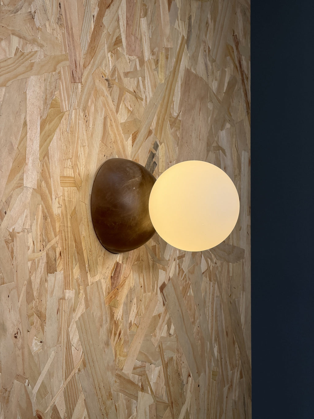 Eklipso Tobacco Alabaster Sconce