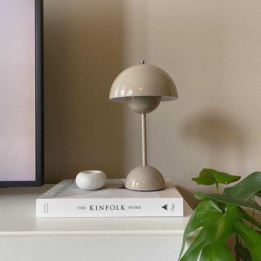 Flowerpot VP9 Table Lamp