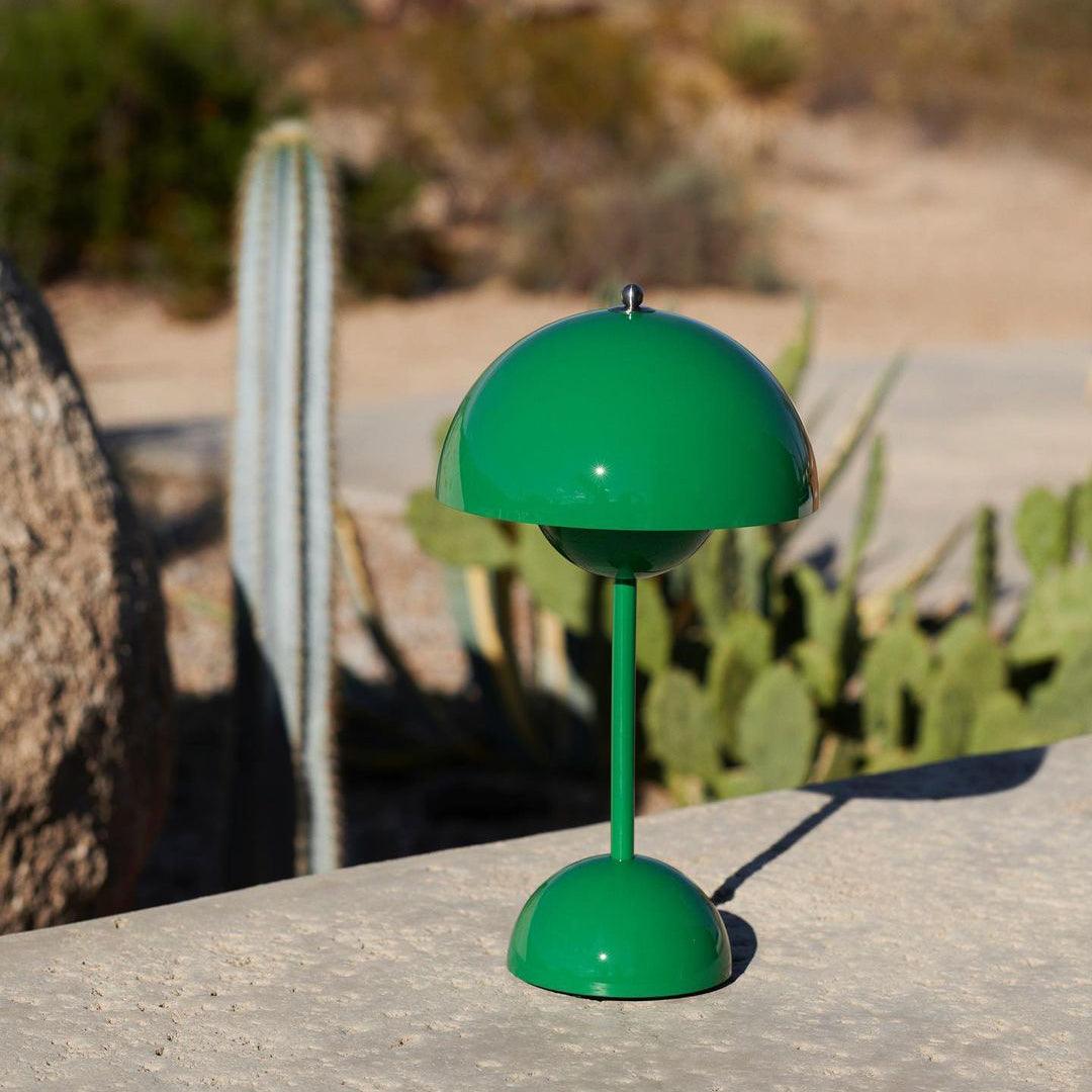 Flowerpot VP9 Table Lamp