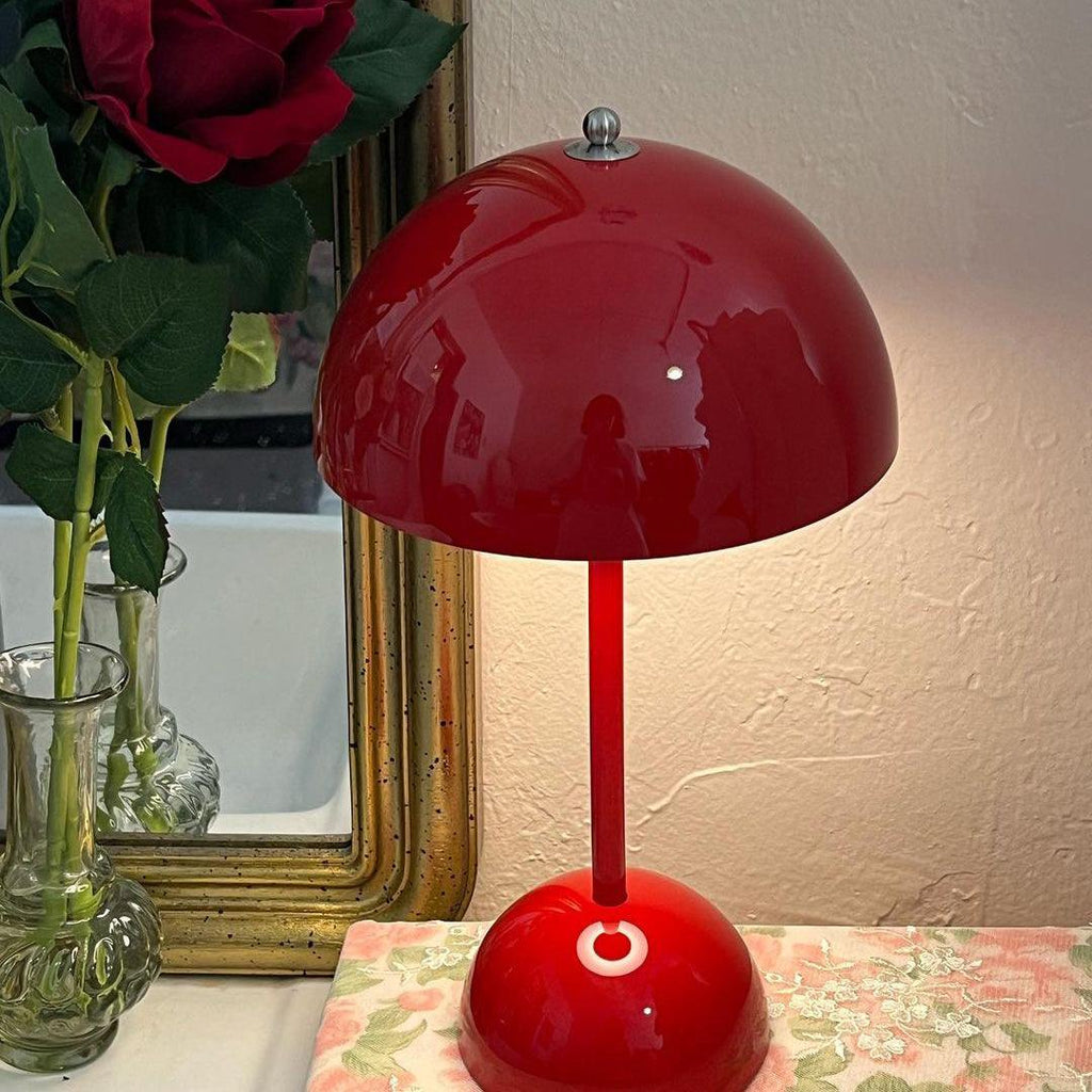 Flowerpot VP9 Table Lamp