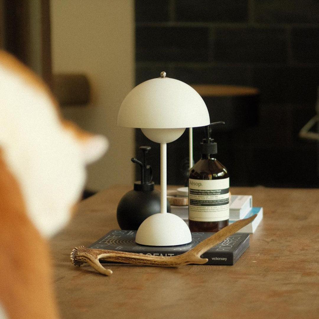 Flowerpot VP9 Table Lamp
