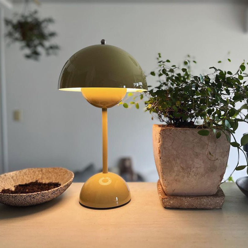 Flowerpot VP9 Table Lamp