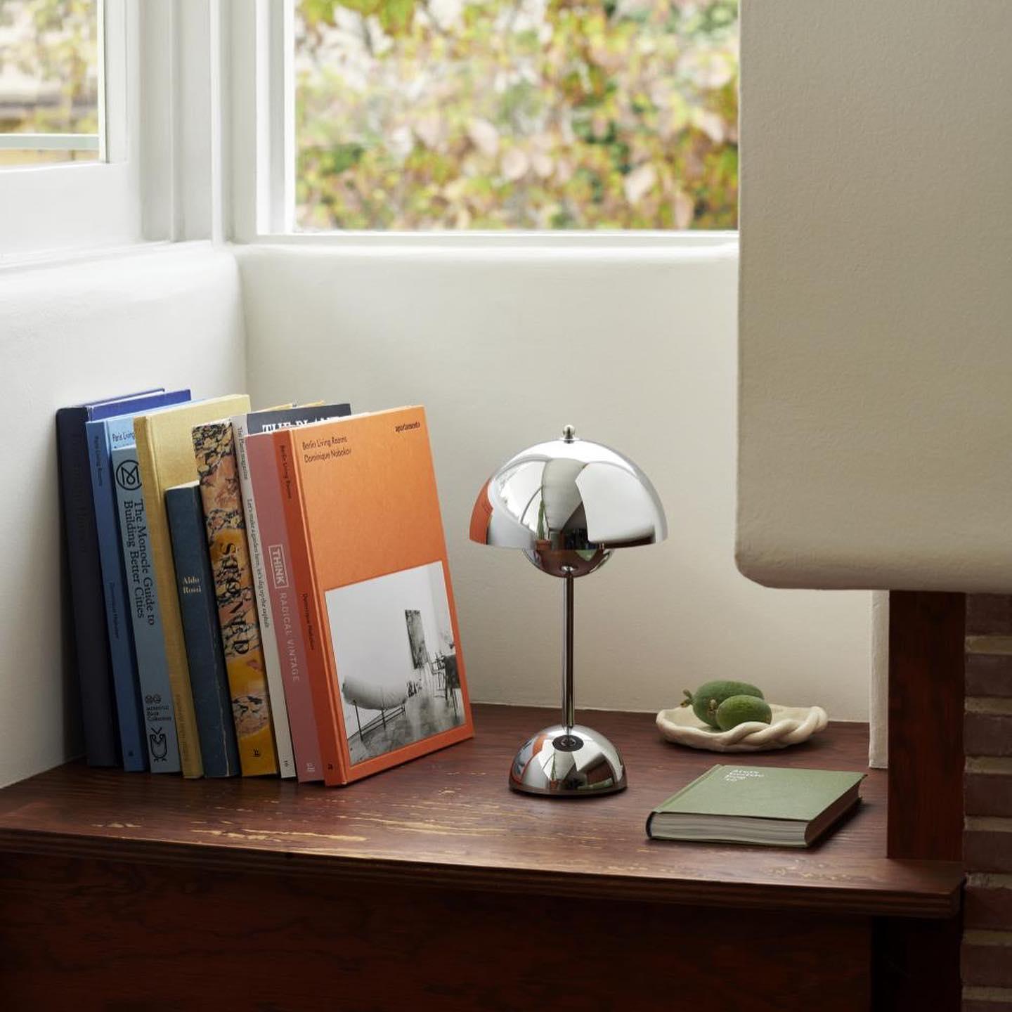 Flowerpot VP9 Table Lamp