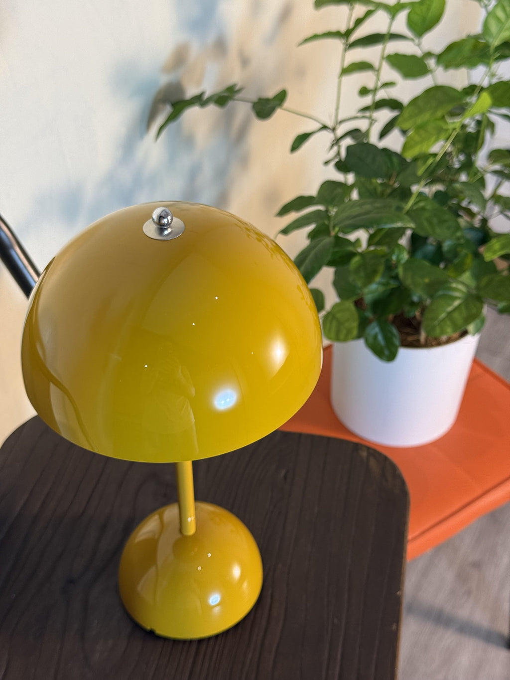 Flowerpot VP9 Table Lamp