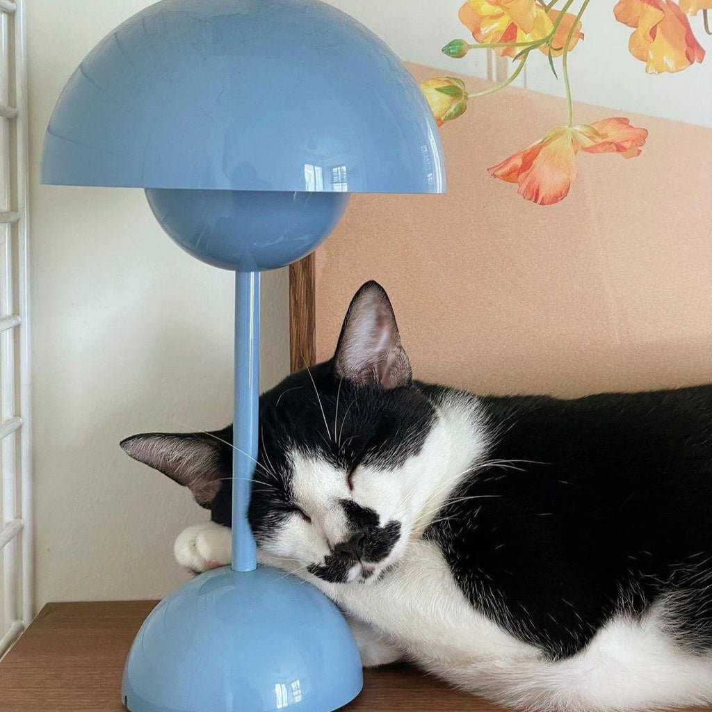 Flowerpot VP9 Table Lamp