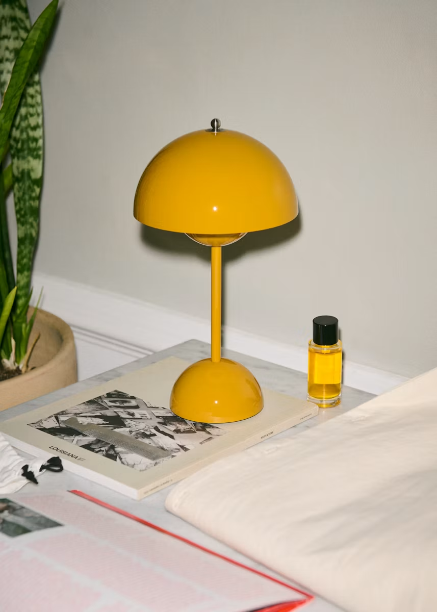 Flowerpot VP9 Table Lamp