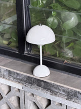 Flowerpot VP9 Table Lamp