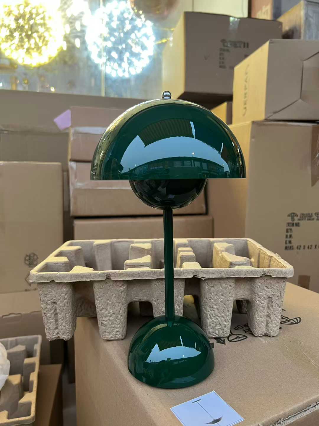Flowerpot VP9 Table Lamp