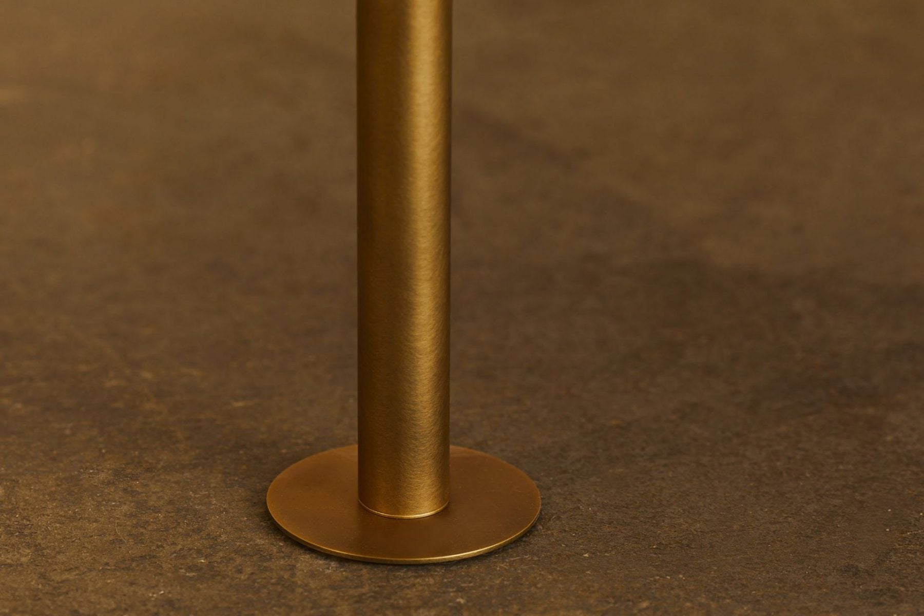 Form Floor To Ceiling Lamp