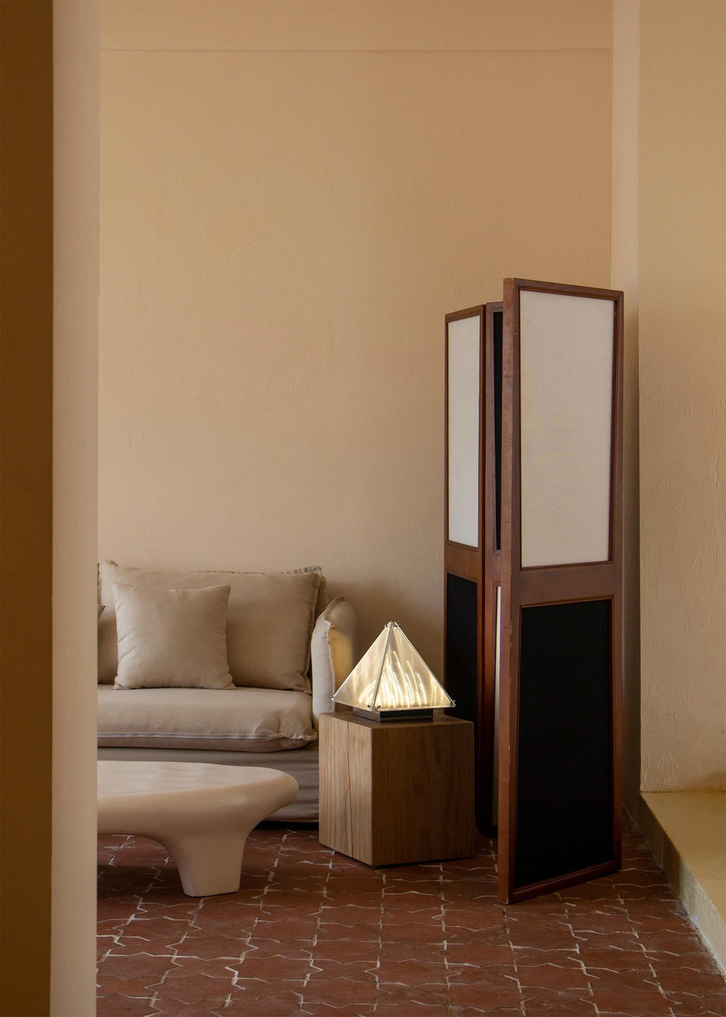 Fragment #04 Table Lamp