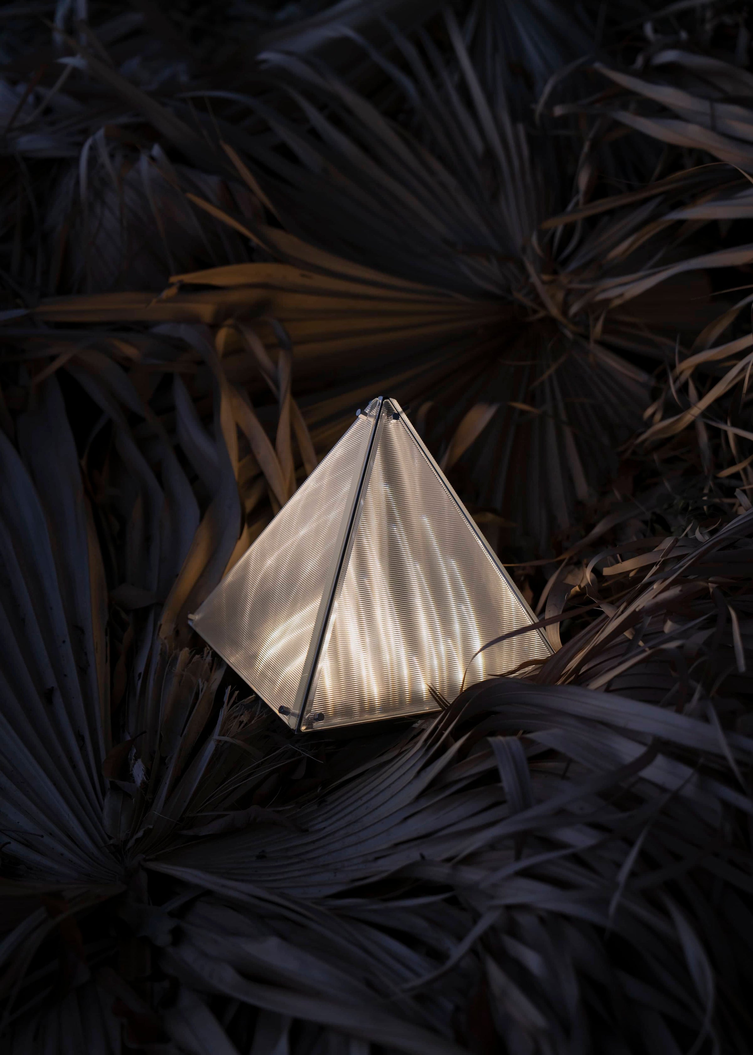 Fragment #04 Table Lamp
