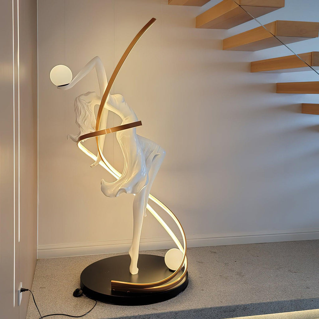 Frigg Sculpture Floor Lamp