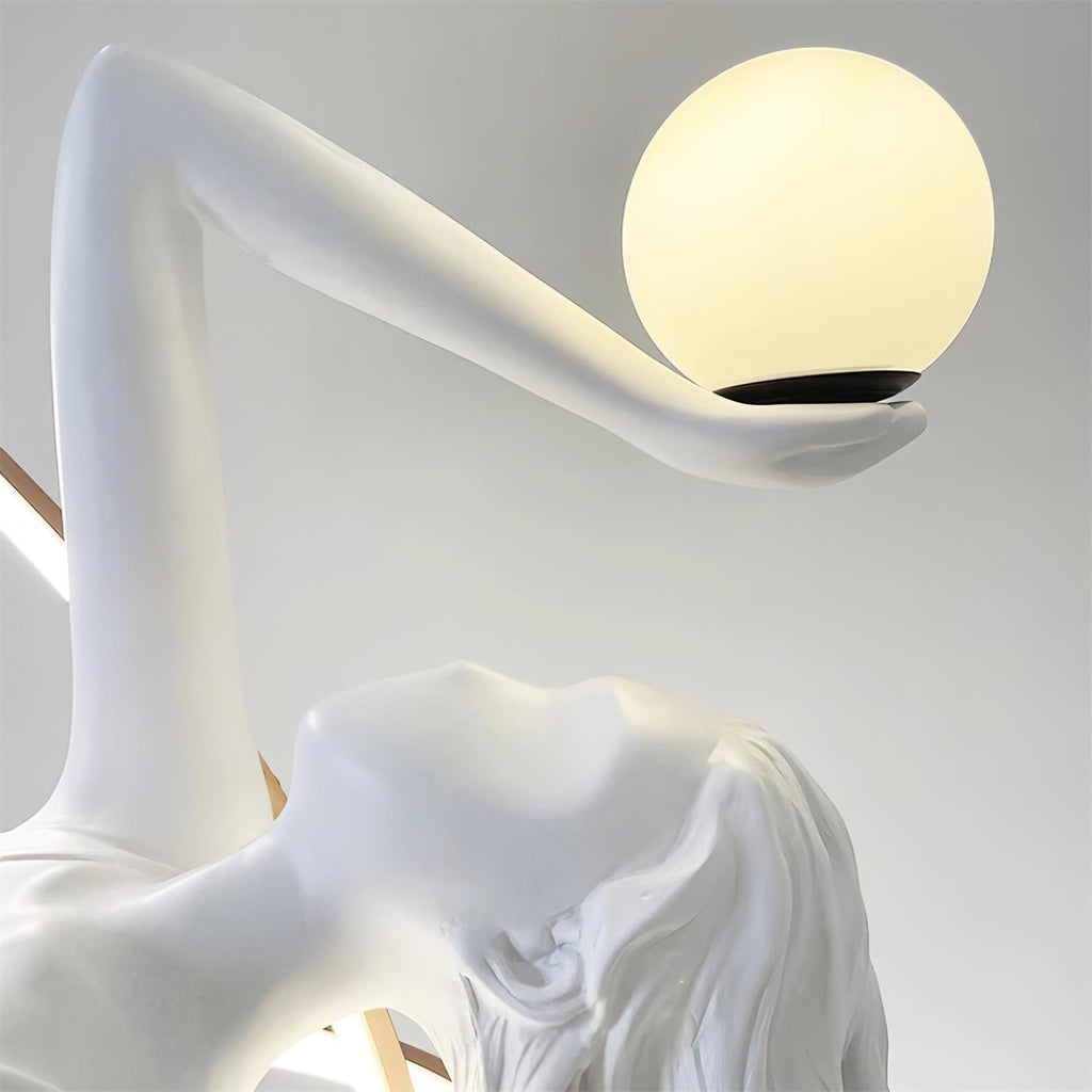 Frigg Sculpture Floor Lamp