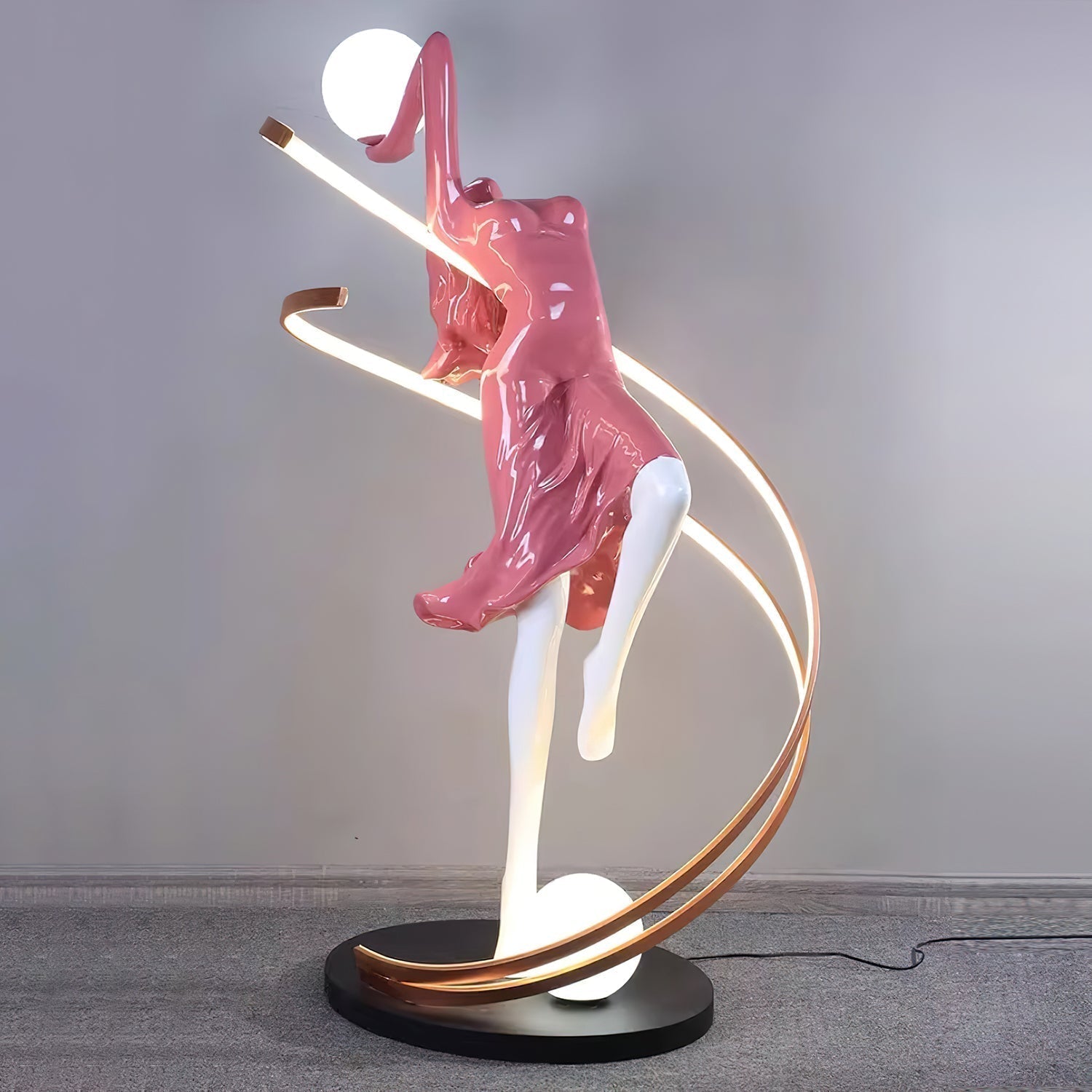 Frigg Sculpture Floor Lamp