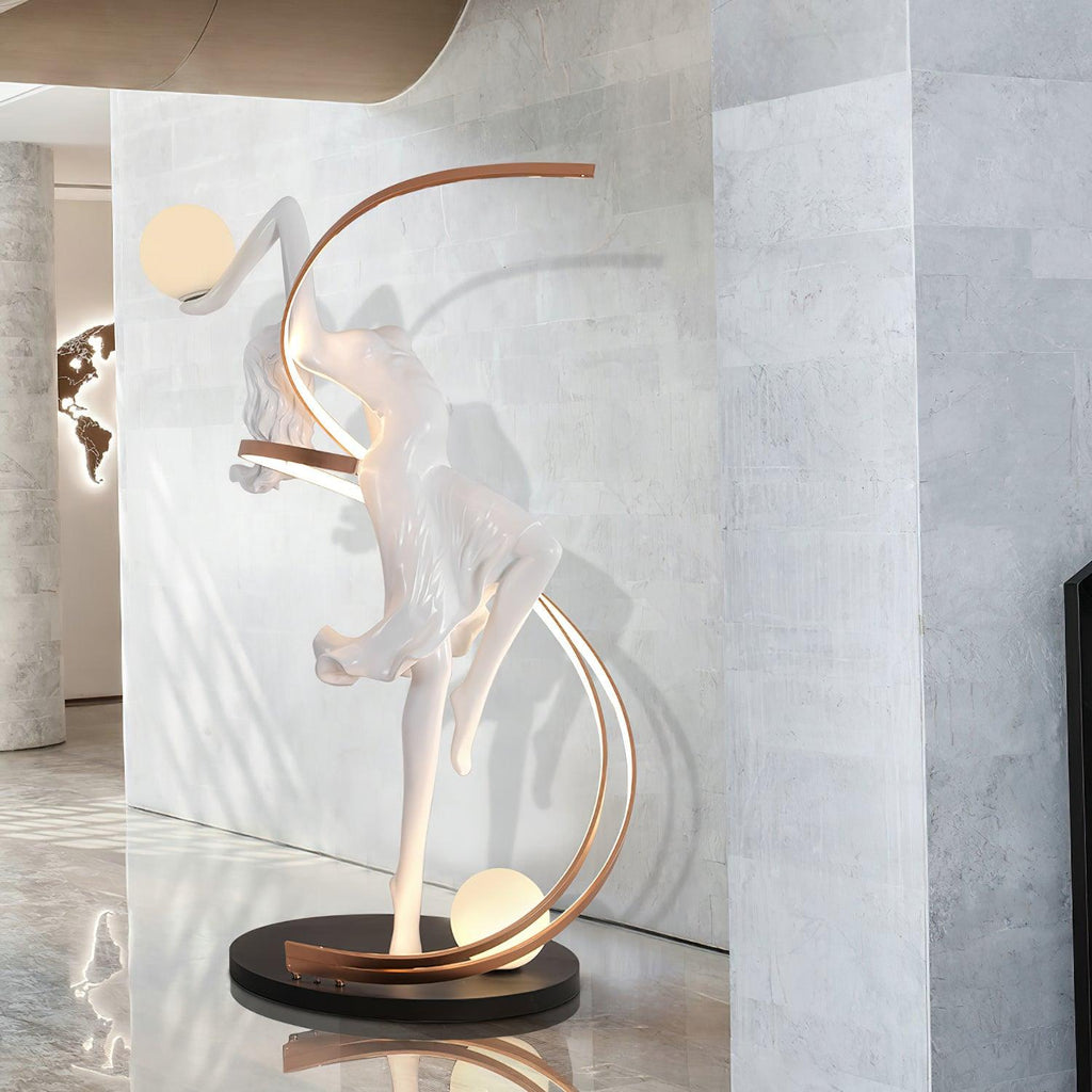 Frigg Sculpture Floor Lamp