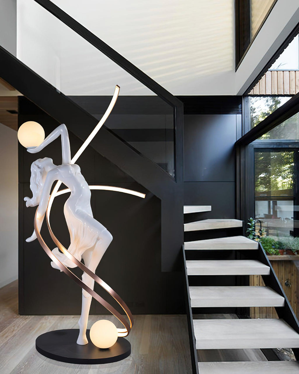 Frigg Sculpture Floor Lamp