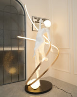 Frigg Sculpture Floor Lamp